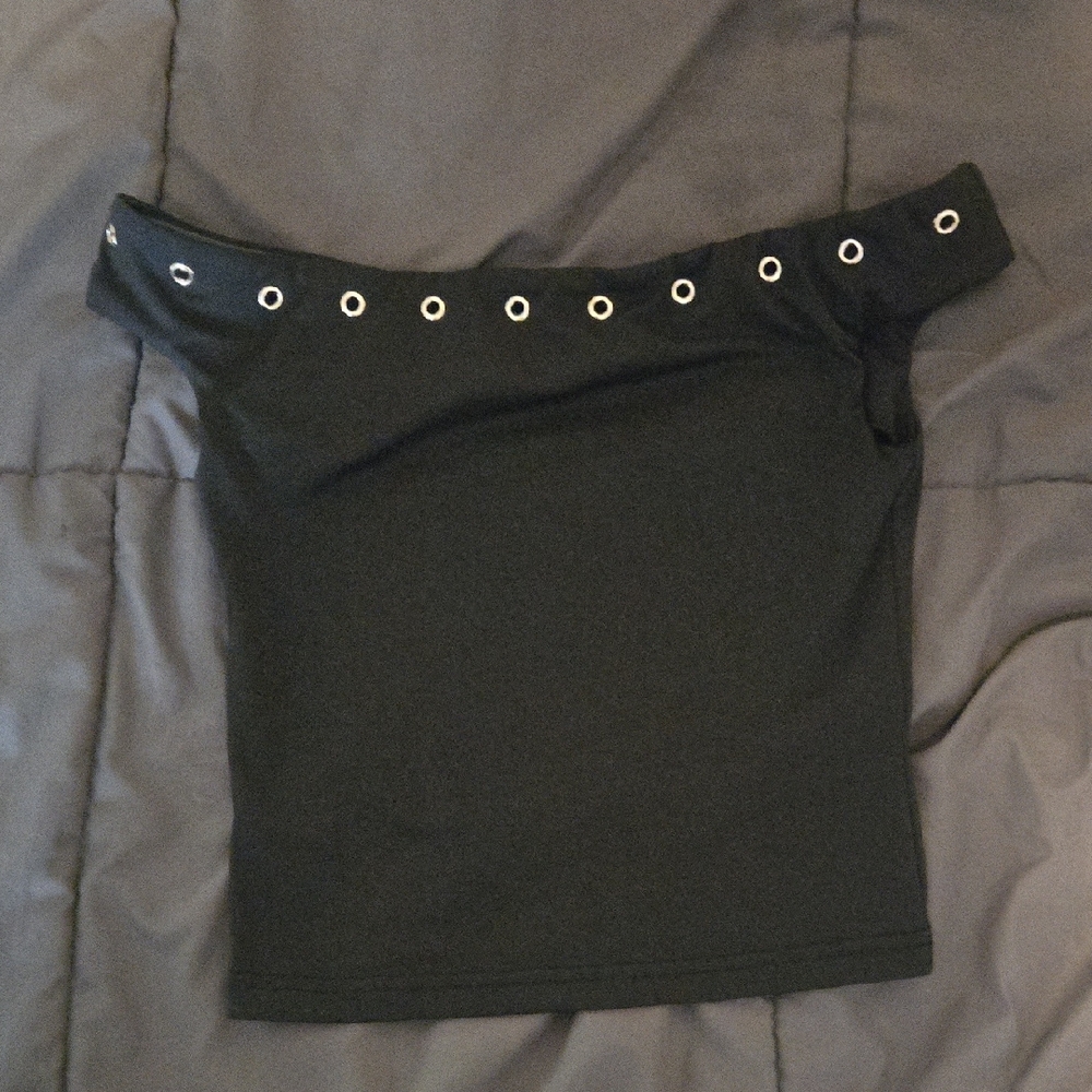Edikted Black Off-Shoulder Crop Top